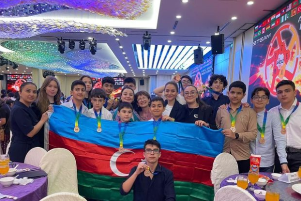 Sinqapurda keçirilən Beynəlxalq Olimpiadada azərbaycanlı şagirdlər medallar qazandılar